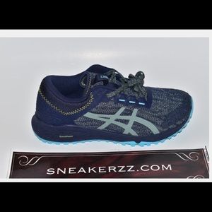 COPY - NIB Women’s Asics Alpine XT sz 6 grey